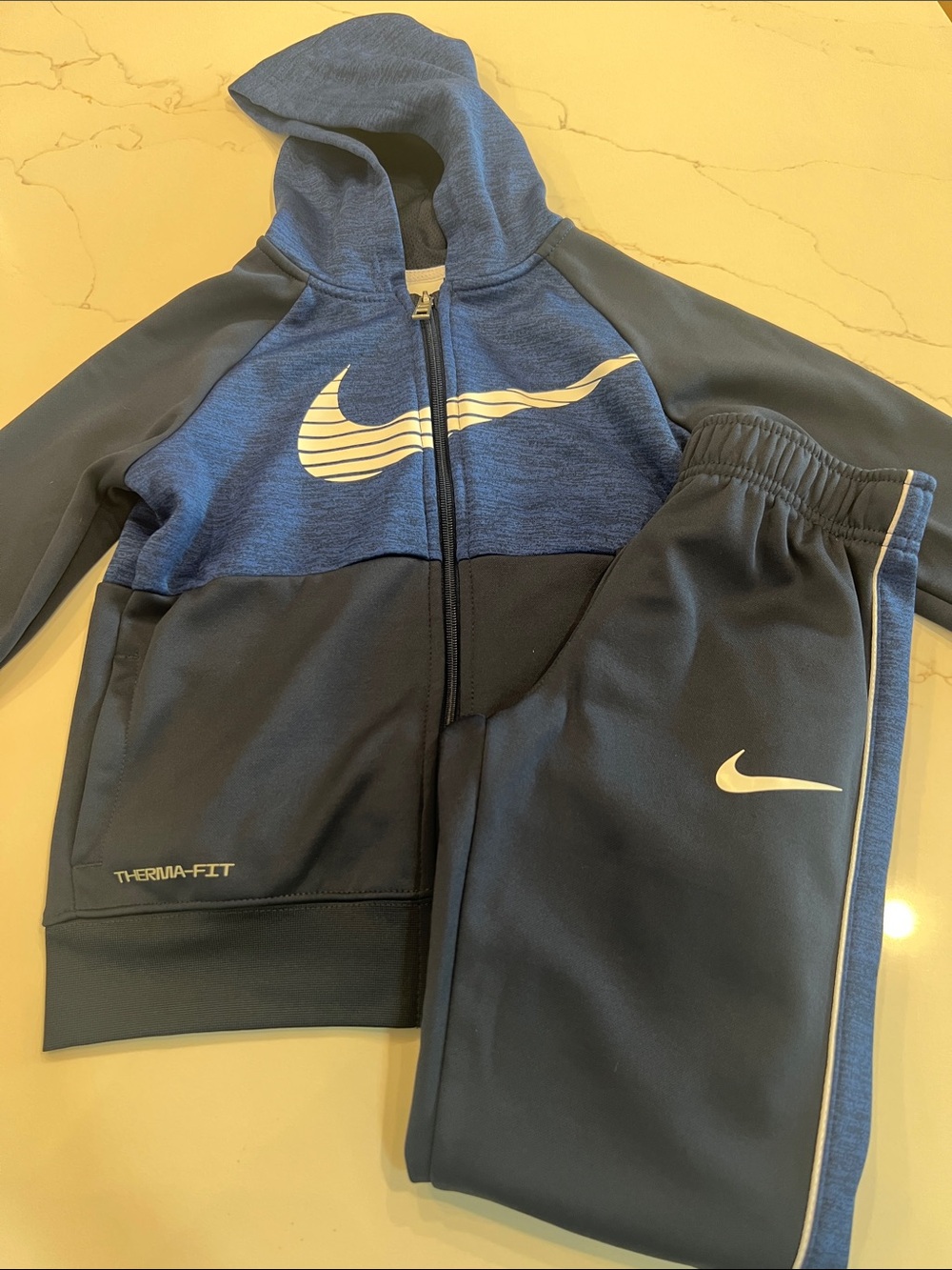 Nike Blue and Navy Kids Therma-Fit Hoodie & Joggers Set Sz 6/7